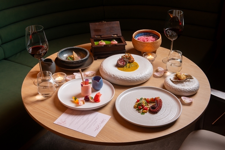 หวานๆ รับเดือนแห่งความรักกับ 25 ร้านดัง บรรยากาศโรแมนติกฉลองวาเลนไทน์ 2025 อย่างฉ่ำใจ