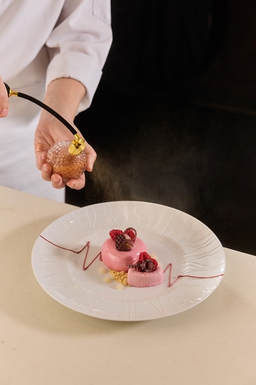 หวานๆ รับเดือนแห่งความรักกับ 25 ร้านดัง บรรยากาศโรแมนติกฉลองวาเลนไทน์ 2025 อย่างฉ่ำใจ