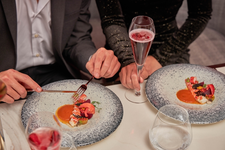 หวานๆ รับเดือนแห่งความรักกับ 25 ร้านดัง บรรยากาศโรแมนติกฉลองวาเลนไทน์ 2025 อย่างฉ่ำใจ