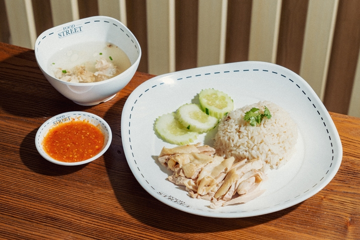 ตามล่าความอร่อยกับศูนย์รวมร้านดังที่ “Food Street” เดอะ ปาร์ค พบประสบการณ์อร่อยเต็มอิ่มกับสตรีทฟู้ดร้านเด็ด กว่า 100 เมนู ที่สะดวกและคุ้มค่าในทุกจาน