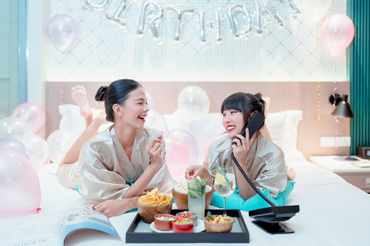 พักผ่อนสุดชิค สังสรรค์สุดมันส์กับเพื่อนสนิทในแบบที่คุณต้องการ กับแพ็กเกจ Bunk & Bond ที่อวานี สุขุมวิท กรุงเทพฯ