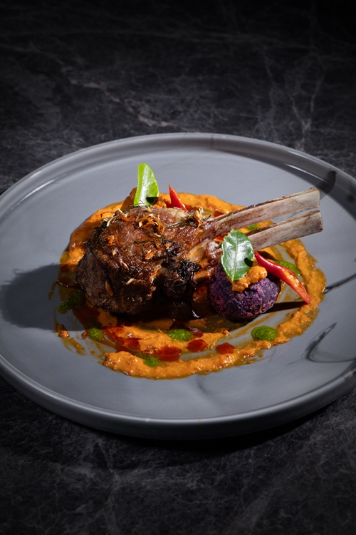 ลิ้มรสรสชาติแห่งชัยชนะ กับ “A TASTE OF THE CHAMPION” TASTING MENU ฝีมือเชฟนุช วรนุช สุดยอดเชฟผู้พิชิตจากรายการเชฟกระทะเหล็กประเทศไทย ที่ STOCK.ROOM
