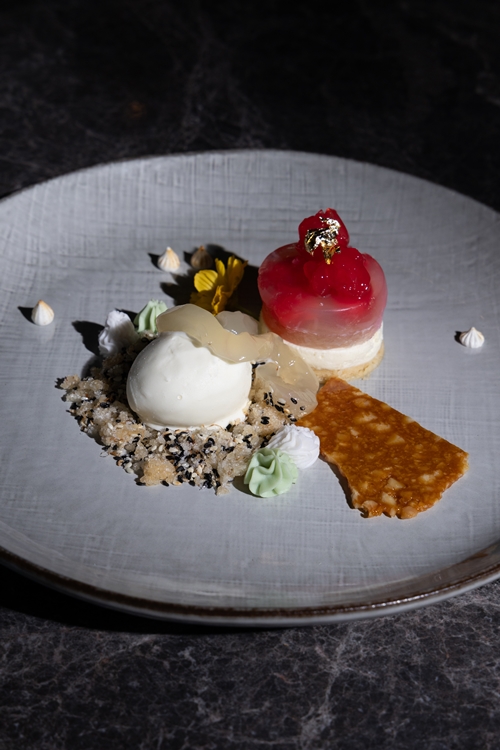 ลิ้มรสรสชาติแห่งชัยชนะ กับ “A TASTE OF THE CHAMPION” TASTING MENU ฝีมือเชฟนุช วรนุช สุดยอดเชฟผู้พิชิตจากรายการเชฟกระทะเหล็กประเทศไทย ที่ STOCK.ROOM