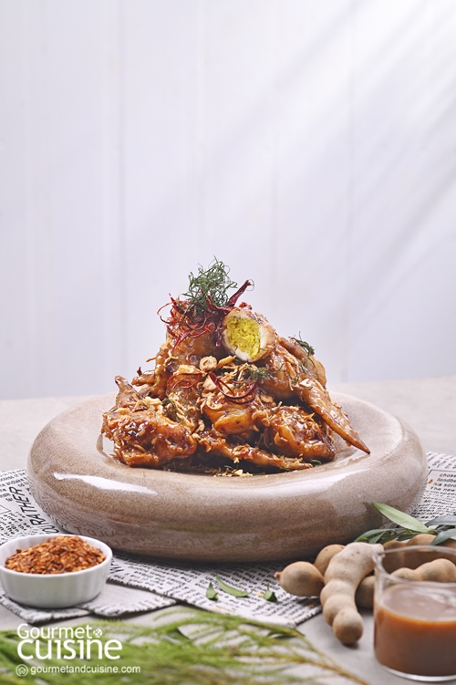 ปีกไก่ทอดข้าวอบซอสมะขาม Rice-Stuffed Chicken Wings with Spicy Tamarind Sauce