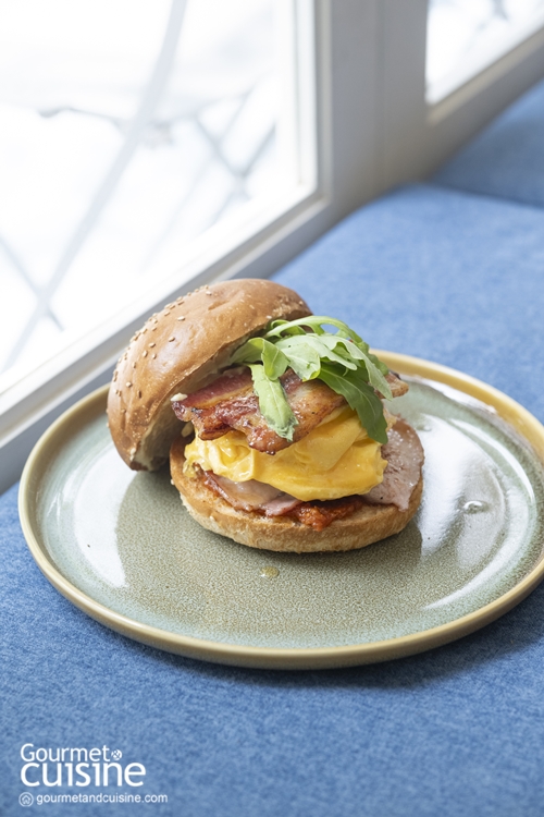 Bacon & Egg Roll