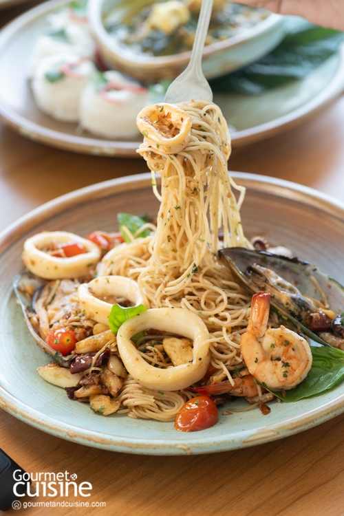 Angel Hair AOP Seafood พาสตาผัดพริกแห้งกระเทียมซีฟู้ด