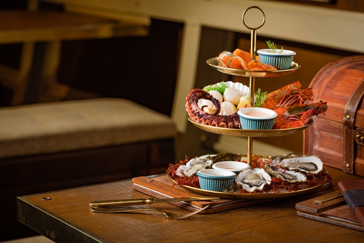 ลิ้มลองรสชาติแห่งการผจญภัยกับ ‘Pirate’s Seafood Treasure’ ที่เรือสิริมหรรณพ!