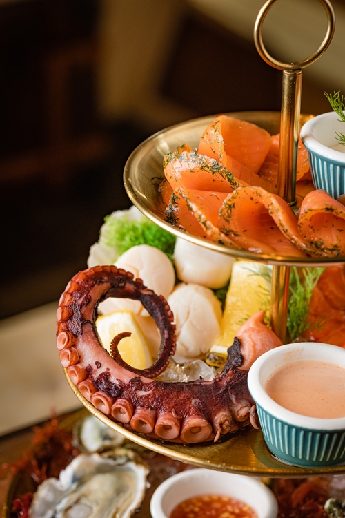 ลิ้มลองรสชาติแห่งการผจญภัยกับ ‘Pirate’s Seafood Treasure’ ที่เรือสิริมหรรณพ!