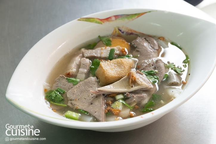 ก๋วยจั๊บน้ำข้นเจ้าเก่าโคลีเซียม