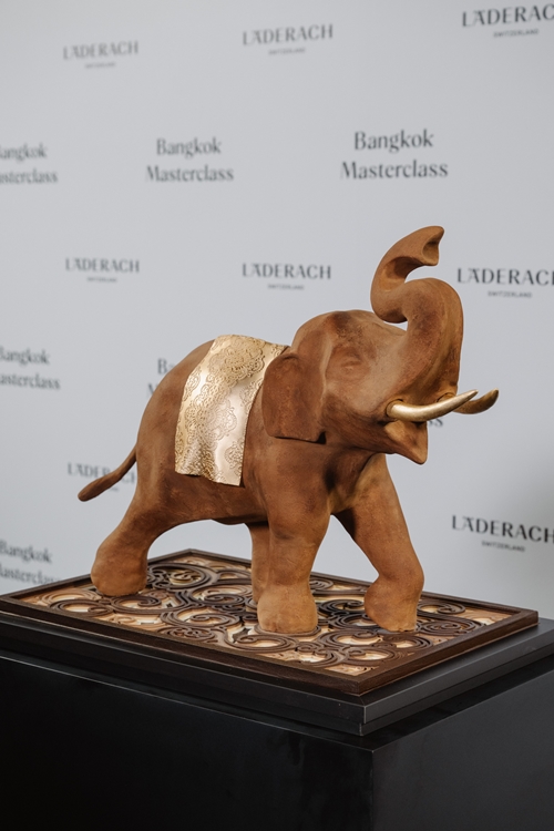 Elias Läderach เผยเสน่ห์งานฝีมือช็อกโกแลตสวิสอันเป็นเอกลักษณ์ของ Läderach ในงานมาสเตอร์คลาสสุดเอ็กซ์คลูซีฟที่กรุงเทพฯ