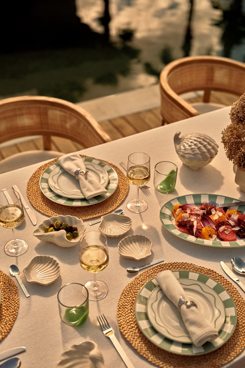 H&M HOME ชวนหลบความร้อนช่วงซัมเมอร์ไปกับคอลเลกชัน 2025