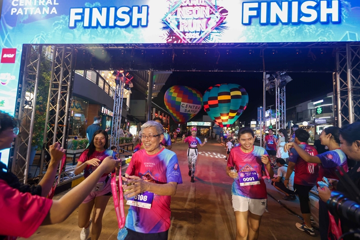 เซ็นทรัล สมุย ปักหมุดความสำเร็จ “Samui Neon Run 2025” ปีที่ 4 ดึงนักวิ่งทั่วโลก ยกระดับสมุยสู่ Sport & Lifestyle Tourism Hub พร้อมหนุนเศรษฐกิจเกาะสมุยเติบโต