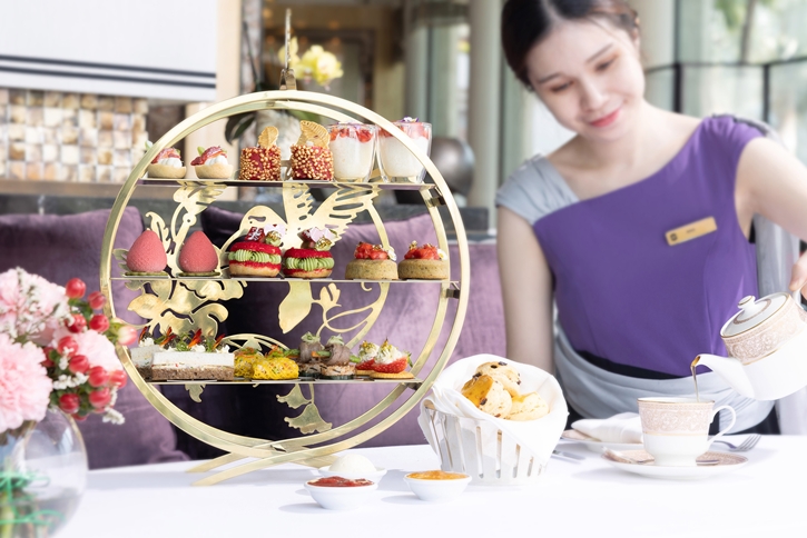 เพลิดเพลินไปกับชุดน้ำชายามบ่ายธีมสตรอว์เบอร์รีหวานฉ่ำ ที่ ล็อบบี้ เลาจน์ โรงแรมแชงกรี-ลา กรุงเทพฯ