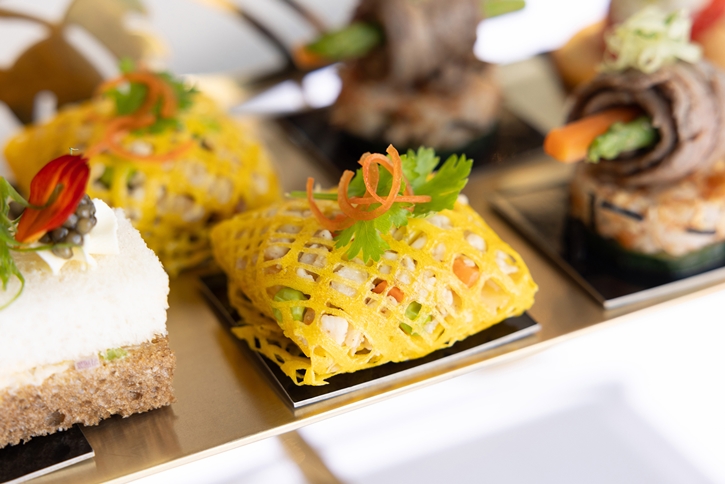 เพลิดเพลินไปกับชุดน้ำชายามบ่ายธีมสตรอว์เบอร์รีหวานฉ่ำ ที่ ล็อบบี้ เลาจน์ โรงแรมแชงกรี-ลา กรุงเทพฯ