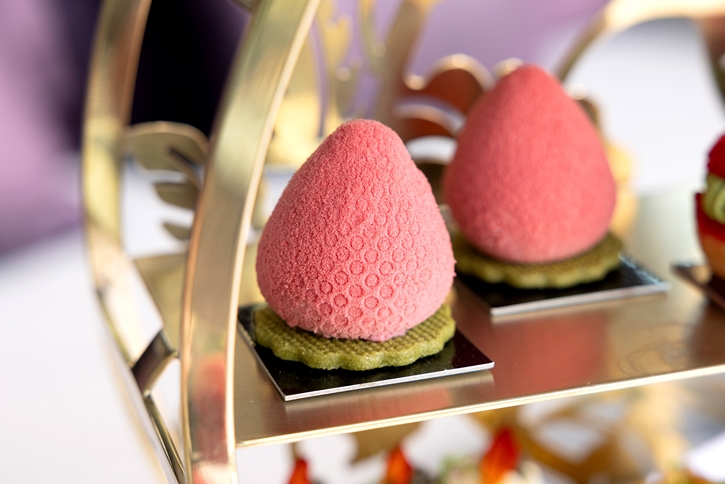 เพลิดเพลินไปกับชุดน้ำชายามบ่ายธีมสตรอว์เบอร์รีหวานฉ่ำ ที่ ล็อบบี้ เลาจน์ โรงแรมแชงกรี-ลา กรุงเทพฯ