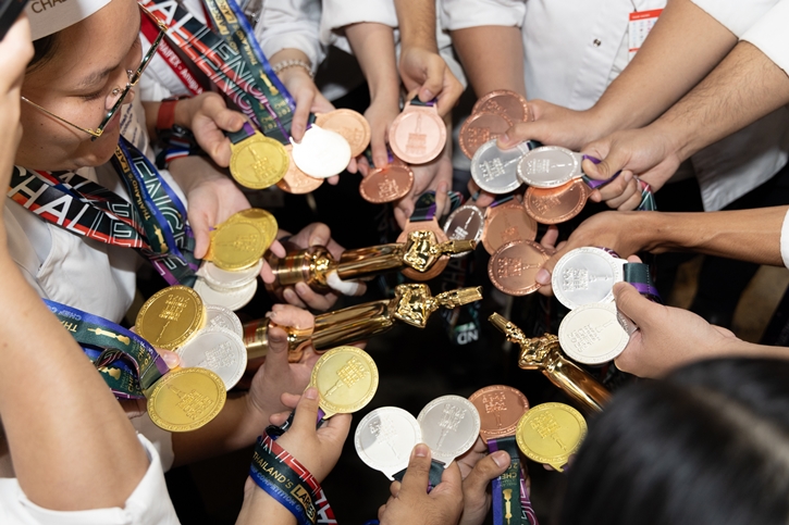 ทัพนักศึกษาวิทยาลัยดุสิตธานีพิชิต 61 รางวัลจากการแข่งขันระดับนานาชาติ THAIFEX - ANUGA ASIA 2025