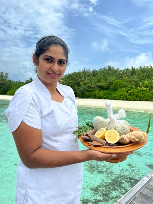 การบำบัดด้วยอายุรเวทศาสตร์การแพทย์แผนโบราณของอินเดีย (Ayurveda) ณ สินธร เวลเนส บาย รีเซ็นต์  โรงแรมสินธร เคมปินสกี้ กรุงเทพฯ