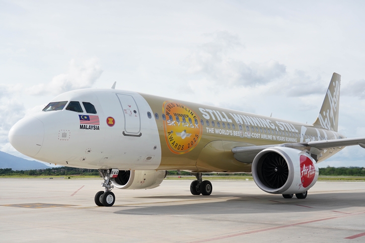 แอร์เอเชียฉลองแชมป์ เปิดตัวเครื่องบินสีทอง Still Winning Still Gold พร้อมออกโปรโมชั่นสุดคุ้ม ราคาเดียวเริ่มต้น 916 บาท