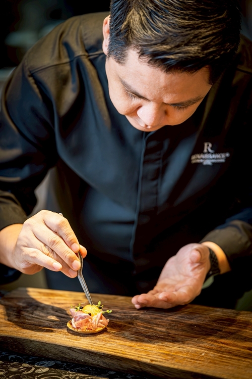 ค่ำคืน INTRO NIGHT สุดพิเศษ กับเชฟเล็ก-น้อย แต่มากประสบการณ์ พร้อมการจับคู่ไวน์ระดับพรีเมียม ณ ห้องอาหารลา ทาโวลา (La Tavola)