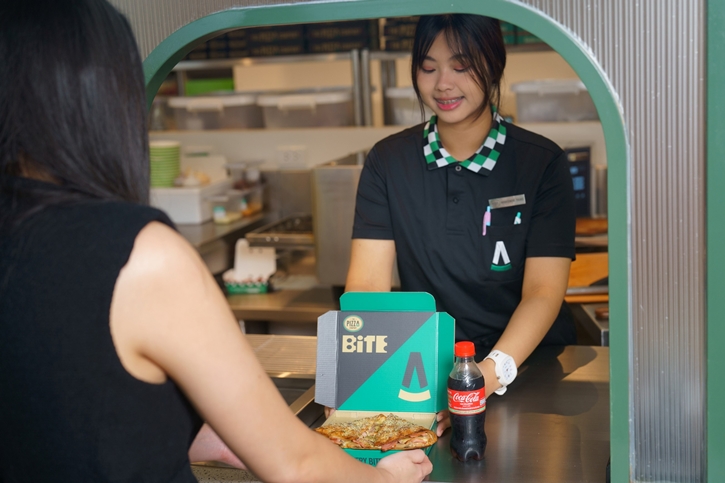 ไทยน้ำทิพย์ โคคา-โคล่า ผนึก เดอะ พิซซ่า คอมปะนี เดินหน้าความร่วมมือ สานต่อความสำเร็จ ส่งเซตเมนูคู่ ”โค้ก” พร้อมดันโมเดลใหม่ The Pizza Company Express