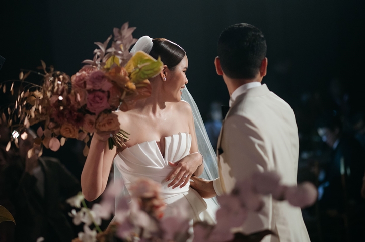 นิยามแห่งงานวิวาห์อันแสนอบอุ่น ณ โรงแรม ดิ โอกุระ เพรสทีจ กรุงเทพฯ กับ “Whispers of Love”