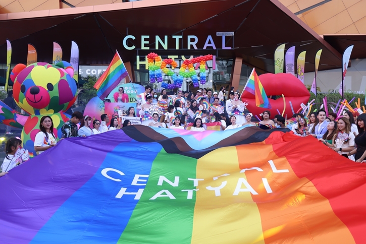 เซ็นทรัลพัฒนา สร้างประวัติศาสตร์หนึ่งเดียวฉลอง Pride Month ครอบคลุมทุกภูมิภาคทั่วไทย ต้อนรับมหาชนกว่า 1.3 ล้านชีวิตร่วมแสดงตัวตนอย่างภาคภูมิ