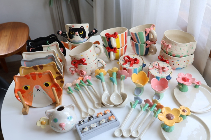 เตรียมชมและช็อปสินค้าแฮนด์เมดจากศิลปินไทยรุ่นใหม่ ที่โรงแรมอวานี สุขุมวิท กรุงเทพฯ  8-11 กรกฎาคม 2568 เวลา 10:00 – 20:00 น.