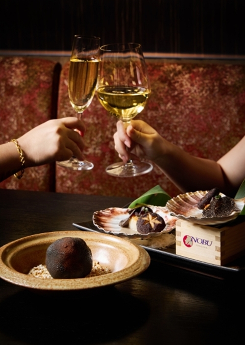 8 เมนูพิเศษจากสุดยอดวัตถุดิบ เห็ดทรัฟเฟิลดำฤดูหนาวส่งตรงจากออสเตรเลีย ที่ โนบุ แบงค๊อก