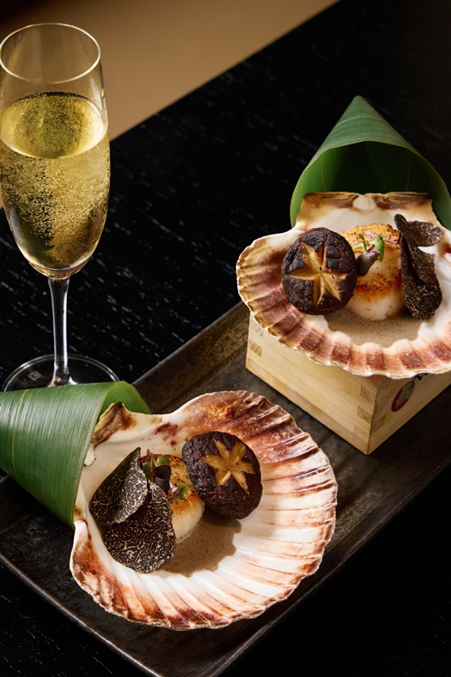 8 เมนูพิเศษจากสุดยอดวัตถุดิบ เห็ดทรัฟเฟิลดำฤดูหนาวส่งตรงจากออสเตรเลีย ที่ โนบุ แบงค๊อก