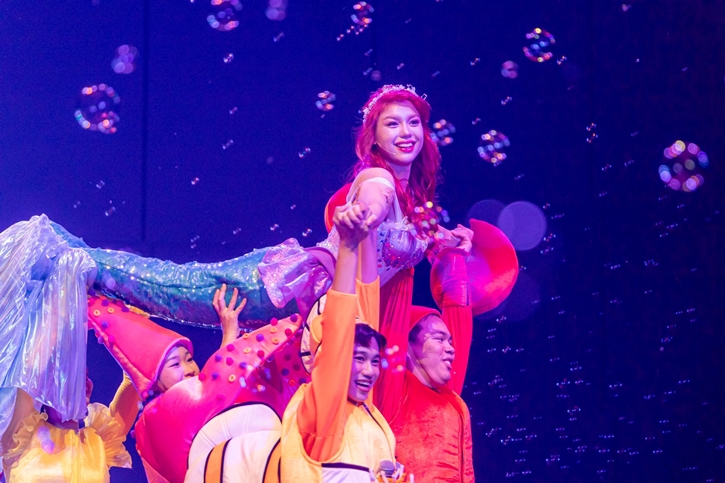 เปิดโลกจินตนาการไม่มีลิมิต “เซ็นทรัลพัฒนา x รักลูกพลัส” ชวนเด็กๆ ท่องโลกนิทานเวทีสุดสนุก ในงาน “รักลูก Tales & Plays 2025”