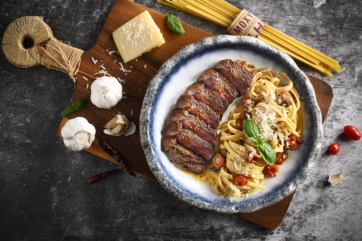 ม็อกซี่ แบงคอก ราชประสงค์ ต่อเวลาให้มันส์กับโปรโมชัน ‘Member First’ มอบส่วนลด 10% ห้องพัก เข้าพัก 24 ชั่วโมงเต็มอิ่ม พร้อมโปรเด็ดสายกินต้องห้ามพลาด