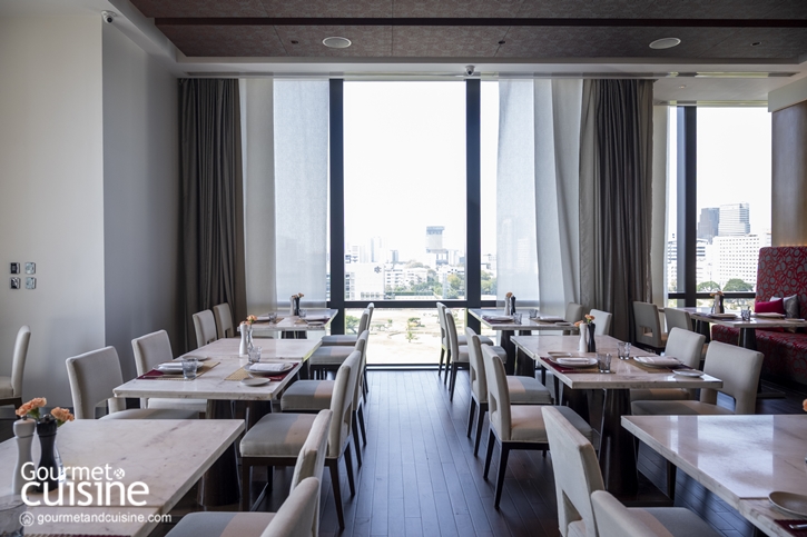 ร้านอาหาร Viu (วูวร์) บนชั้น 12 ของโรงแรมระดับ 5 ดาว อย่างเดอะ เซนต์ รีจิส กรุงเทพฯ (The St. Regis Bangkok) จัดว่าขึ้นชื่อเรื่องอาหารเมดิเตอร์เรเนียนรสเลิศ