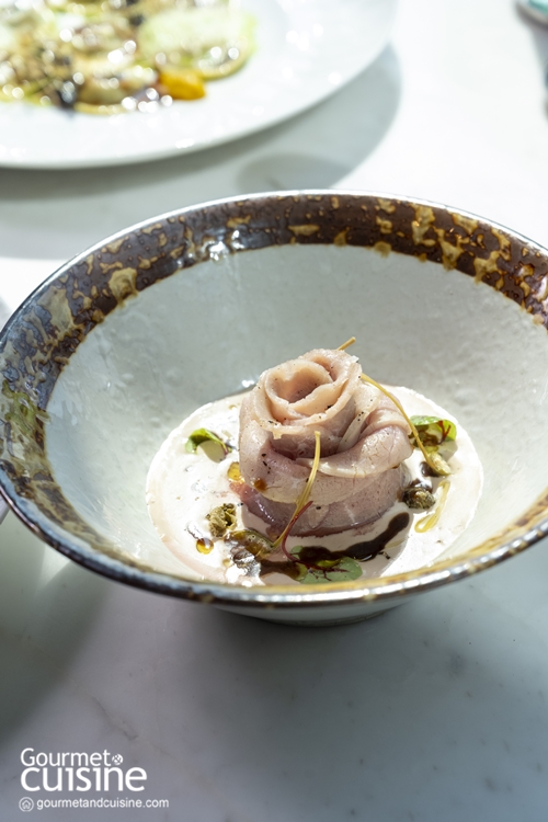 ร้านอาหาร Viu (วูวร์) บนชั้น 12 ของโรงแรมระดับ 5 ดาว อย่างเดอะ เซนต์ รีจิส กรุงเทพฯ (The St. Regis Bangkok) จัดว่าขึ้นชื่อเรื่องอาหารเมดิเตอร์เรเนียนรสเลิศ