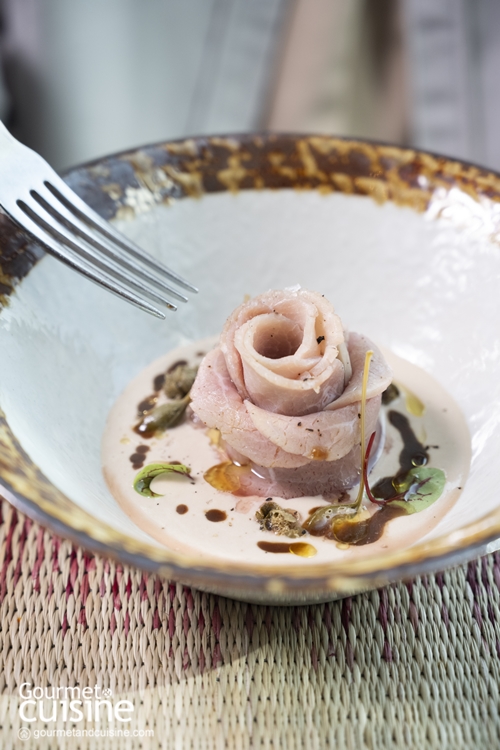 ร้านอาหาร Viu (วูวร์) บนชั้น 12 ของโรงแรมระดับ 5 ดาว อย่างเดอะ เซนต์ รีจิส กรุงเทพฯ (The St. Regis Bangkok) จัดว่าขึ้นชื่อเรื่องอาหารเมดิเตอร์เรเนียนรสเลิศ