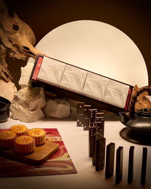 คิมป์ตัน มาลัย กรุงเทพฯ เปิดตัวกล่องขนมไหว้พระจันทร์ “โดมิโน” ที่บอกเล่าความเปลี่ยนแปลงผ่านศิลปะ