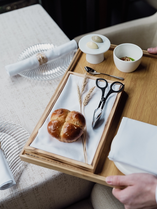 เติมเต็มความสดชื่นและชีวิตชีวาแห่งฤดูร้อนด้วยเมนูใหม่ล่าสุด “Summer Guestronomic Dining Journey” ณ ห้องอาหารเอเลเมนท์ อินสไปร์ บาย เซล เบลอ