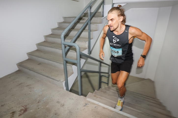 วิ่งมาราธอนแนวตั้งการกุศล ครั้งที่ 22 ประจำปี 2568 ก้าวกล้าท้าความสูง วิ่งพิชิต 61 ชั้น