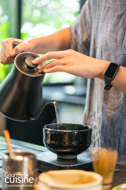 คุยกับ ธีรชัย ลิมป์ไพฑูรย์ แห่ง Peace Oriental Teahouse เจ้าของร้านชาที่เชื่อว่า ‘มัตฉะที่ดีคือมัตฉะที่เหมาะกับงาน’