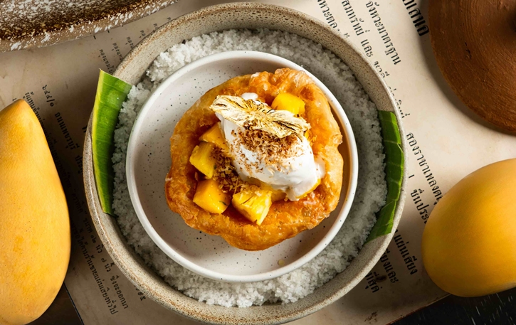 ลิ้มลองเมนูฤดูฝน พร้อมชมนิทรรศการศิลป์สะท้อนอารมณ์ ณ The StandardX, Bangkok