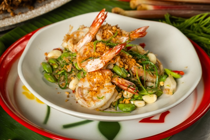 ลิ้มลองเมนูฤดูฝน พร้อมชมนิทรรศการศิลป์สะท้อนอารมณ์ ณ The StandardX, Bangkok