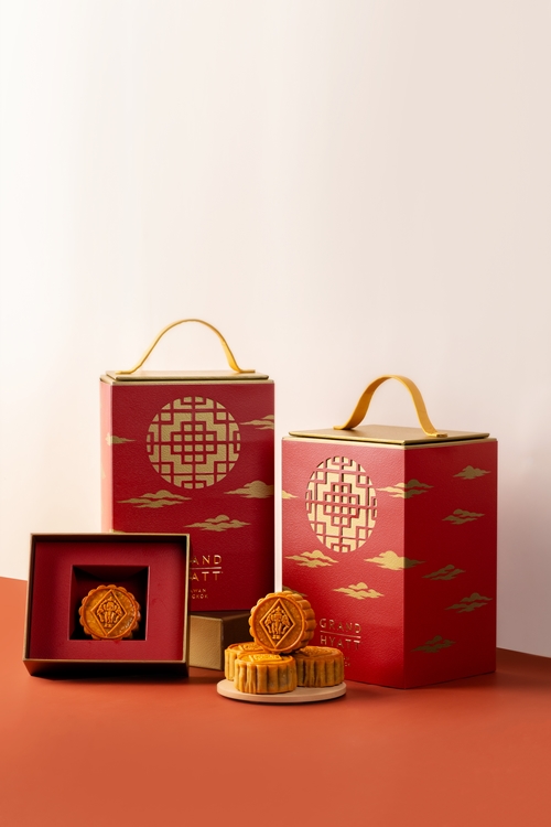 โรงแรมแกรนด์ ไฮแอท เอราวัณ กรุงเทพฯ เชิญร่วมเฉลิมฉลองเทศกาลไหว้พระจันทร์ ด้วยขนมไหว้พระจันทร์สุดประณีตสไตล์แกรนด์