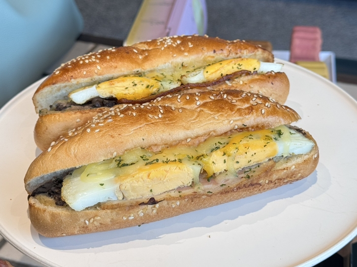 เริ่มวันนี้! สตาร์บัคส์เปิดตัวเมนูใหม่คอนเซ็ปต์ขนมหวานกับ “ชูโรและวาราบิโมจิ”  พร้อมอิ่มอร่อยไปกับเมนูขนมนานาชนิด