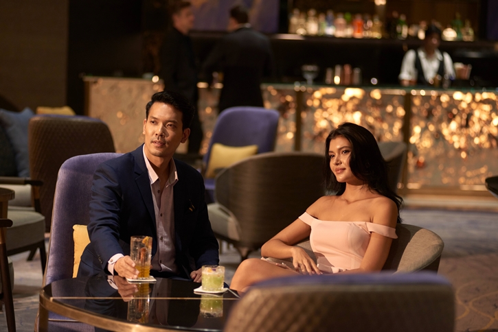 พบกับ เนโกรนี เครื่องดื่มสุดพิเศษที่ บัลโคนี่ เลาจน์ โรงแรม อินเตอร์คอนติเนนตัล กรุงเทพฯ 