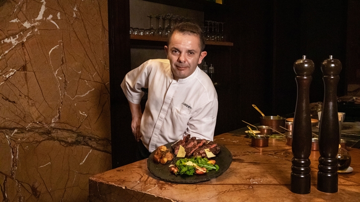 สายเนื้อเตรียมตัวให้พร้อม! Viva la Ciccia กลับมาอีกครั้งที่ห้องอาหารอิตาเลียนฟาโวลา ณ โรงแรมเลอ เมอริเดียน สุวรรณภูมิ กรุงเทพฯ กอล์ฟ รีสอร์ท แอนด์ สปา กับ Volume 02 – Dry-age Diaries