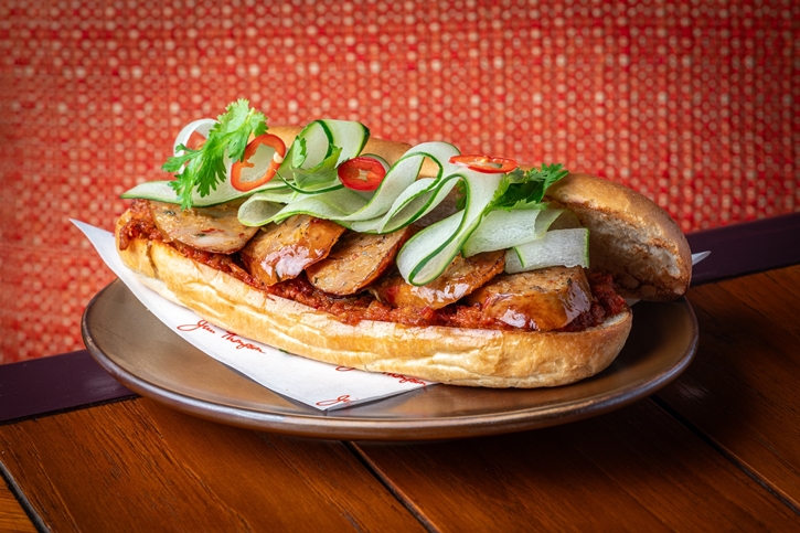 อาหารไทยผงาดต่อ! “ไส้กรอกอีสาน” และ “ไส้อั่ว” ติดโผท็อป 5 สุดยอดไส้กรอกแห่งเอเชีย จิม ทอมป์สัน ลุยเสิร์ฟเมนูคอมฟอร์ตฟู้ดต้องห้ามพลาดที่ Jim’s Terrace ทั้งสองสาขา