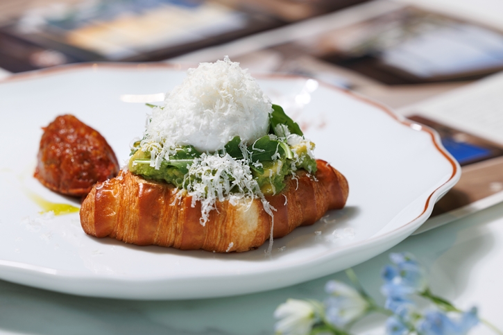 เฉลิมฉลองวันแม่ด้วยประสบการณ์สุดพิเศษที่เปี่ยมด้วยความรักและความประณีต ร่วมสร้างช่วงเวลาสุดอบอุ่นผ่านบรันช์สบายๆ ที่ Lily’s หรือจิบน้ำชายามบ่ายสุดหรูที่ Caleō