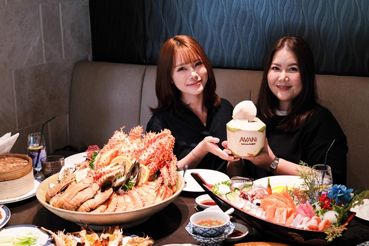 ฉลองวันแม่ปีนี้ ด้วยกิจกรรม Blossoms & Hugs: Mother’s Day Flower Workshop  เวิร์กช็อปจัดกระเช้าดอกไม้แสนอบอุ่น ณ เมโทร เลาจน์ โรงแรมอวานี รัชดา กรุงเทพฯ