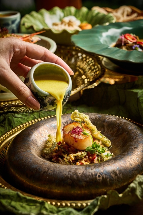 The Secret Roots of Thai Cuisine เปิดประสบการณ์อาหารไทยสุดพิเศษ โดยสองเชฟชื่อดัง เชฟเอียน กิตติชัย และเชฟหญิง มณนิภา ณ โรงแรมเพนนินซูลา กรุงเทพฯ