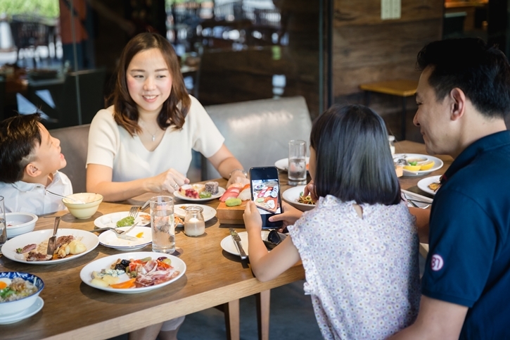 โกจิ คิทเช่น + บาร์