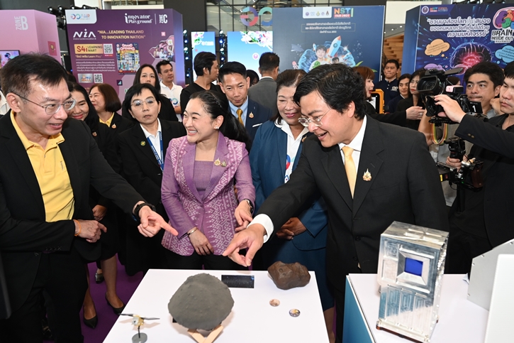 อว. ประกาศความพร้อมจัด 2 งานใหญ่แห่งปี “อว.แฟร์” - “มหกรรมวิทยาศาสตร์ฯ”  ชวนคนไทยปลดล็อกจินตนาการแห่งการสร้างสรรค์ เรียนรู้วิทยาศาสตร์แบบลงมือจริง คิดจริง สนุกจริง 